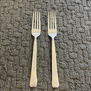 Metrona Stainless
J A HENCKELS (ZWILLING) Dinner Forks (2)